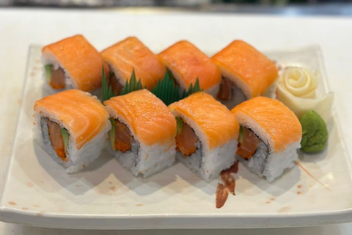 Wild Rose Roll (8 pcs)