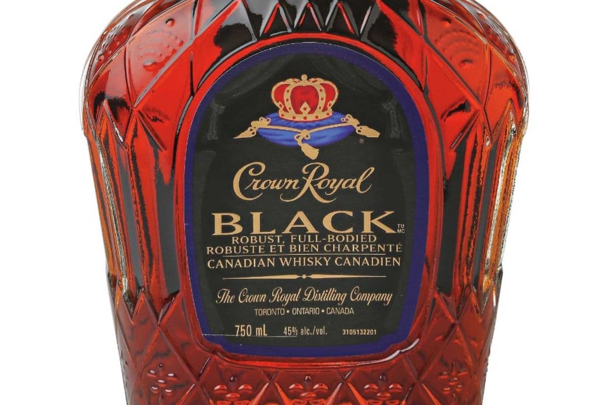 Crown Royal Black (1 x 750 ml Bottle)