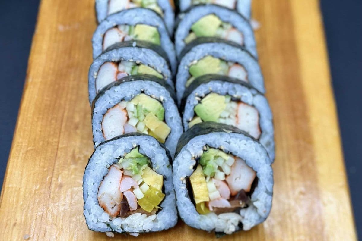 079 Futo Maki (10 pcs)