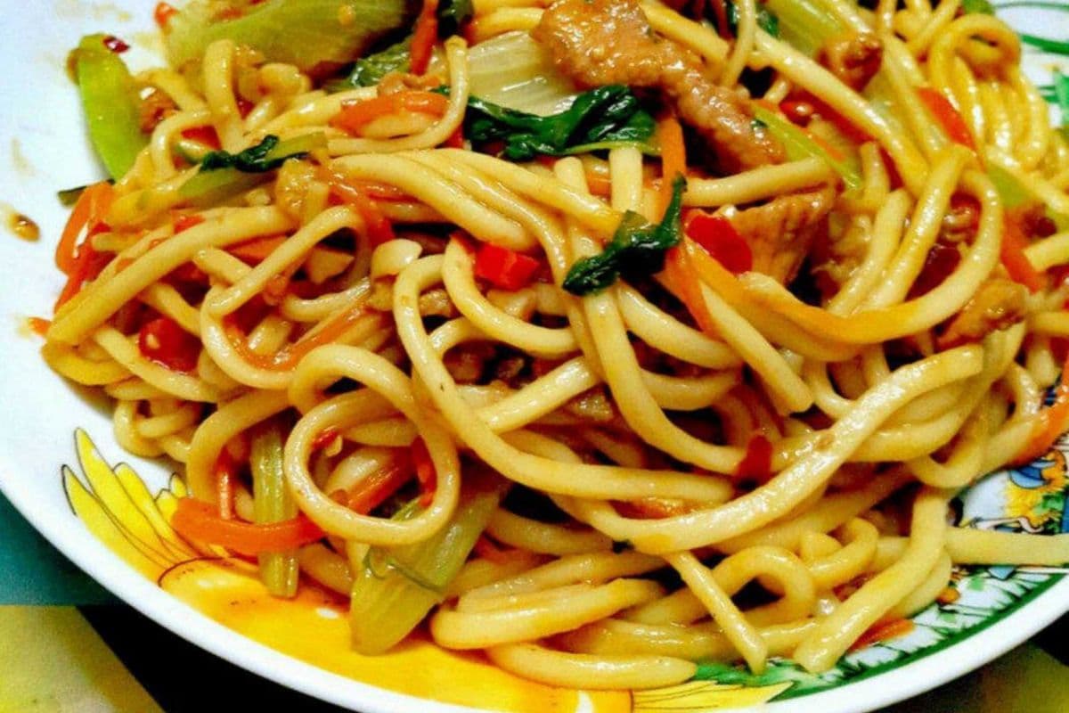 46. Hunan Noodles with shrimp and pork (spicy) 湖南粗面