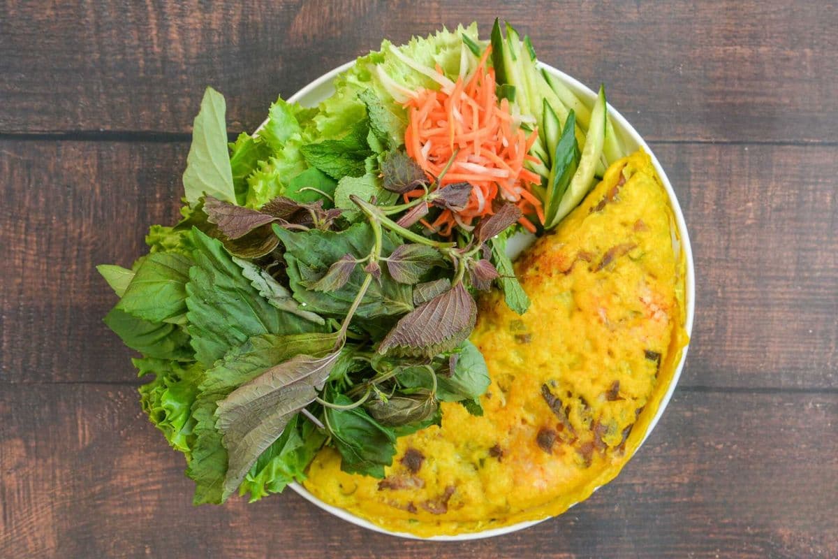 7. Crispy and Savory Vietnamese Crêpe