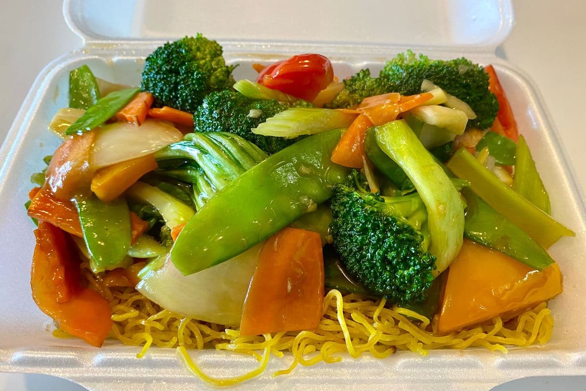N12. Cantonese Vegetable Chow Mein(Semi-wok Fried)