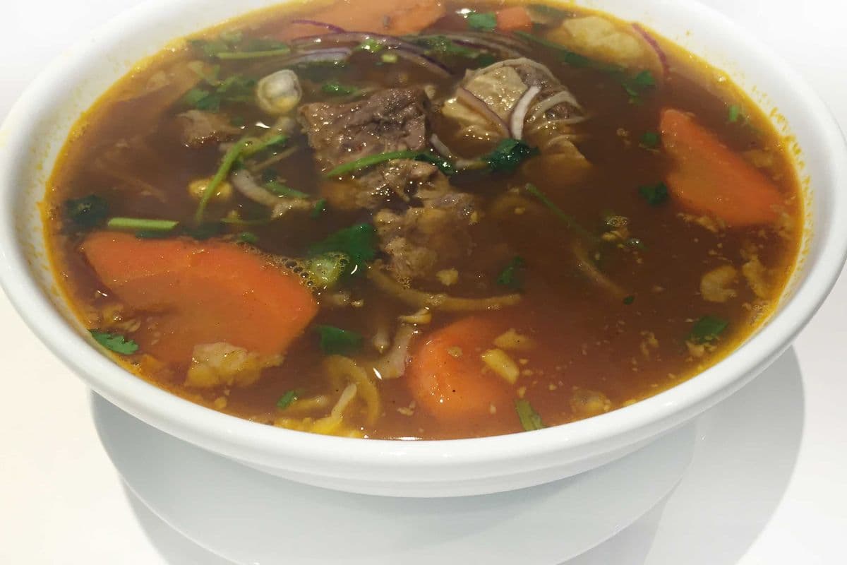 E4. Thai Beef Stew with Egg Noodle