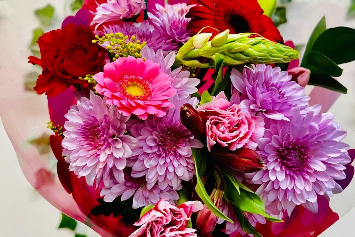 Medium Valentine Day Bouquet