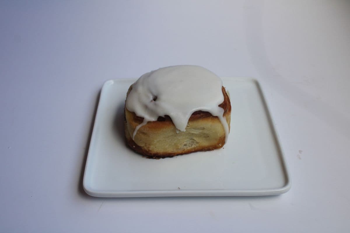 Cinnamon Bun (Glaze Icing)