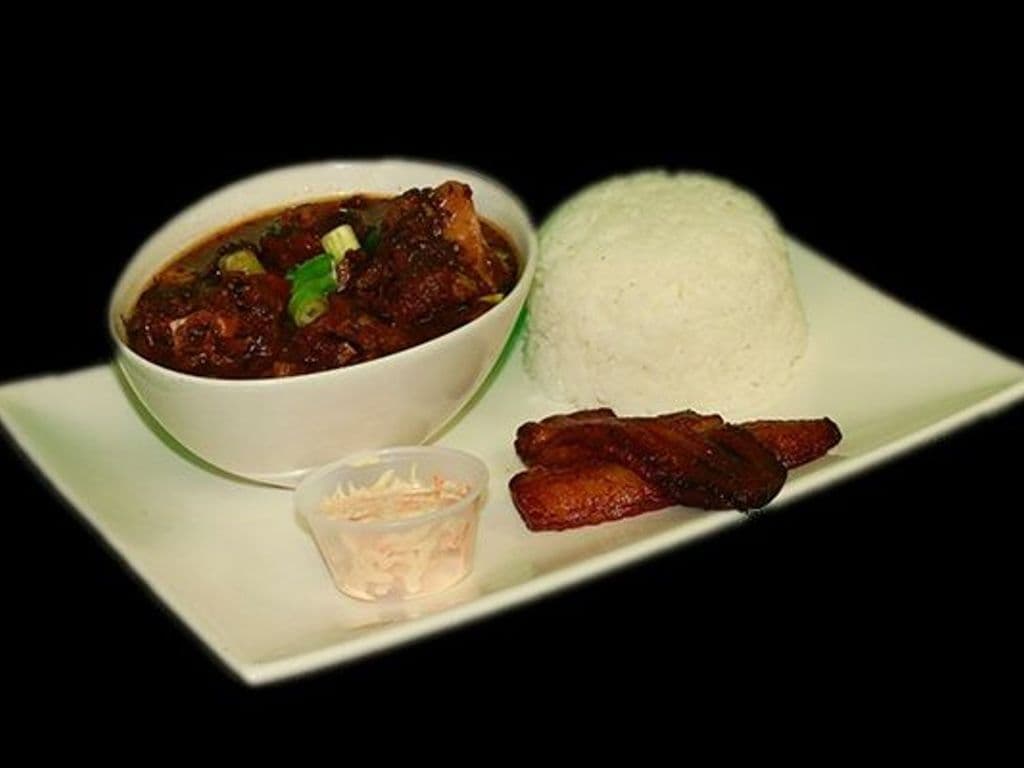 Stewed Oxtail With Steamed Rice or Roti
