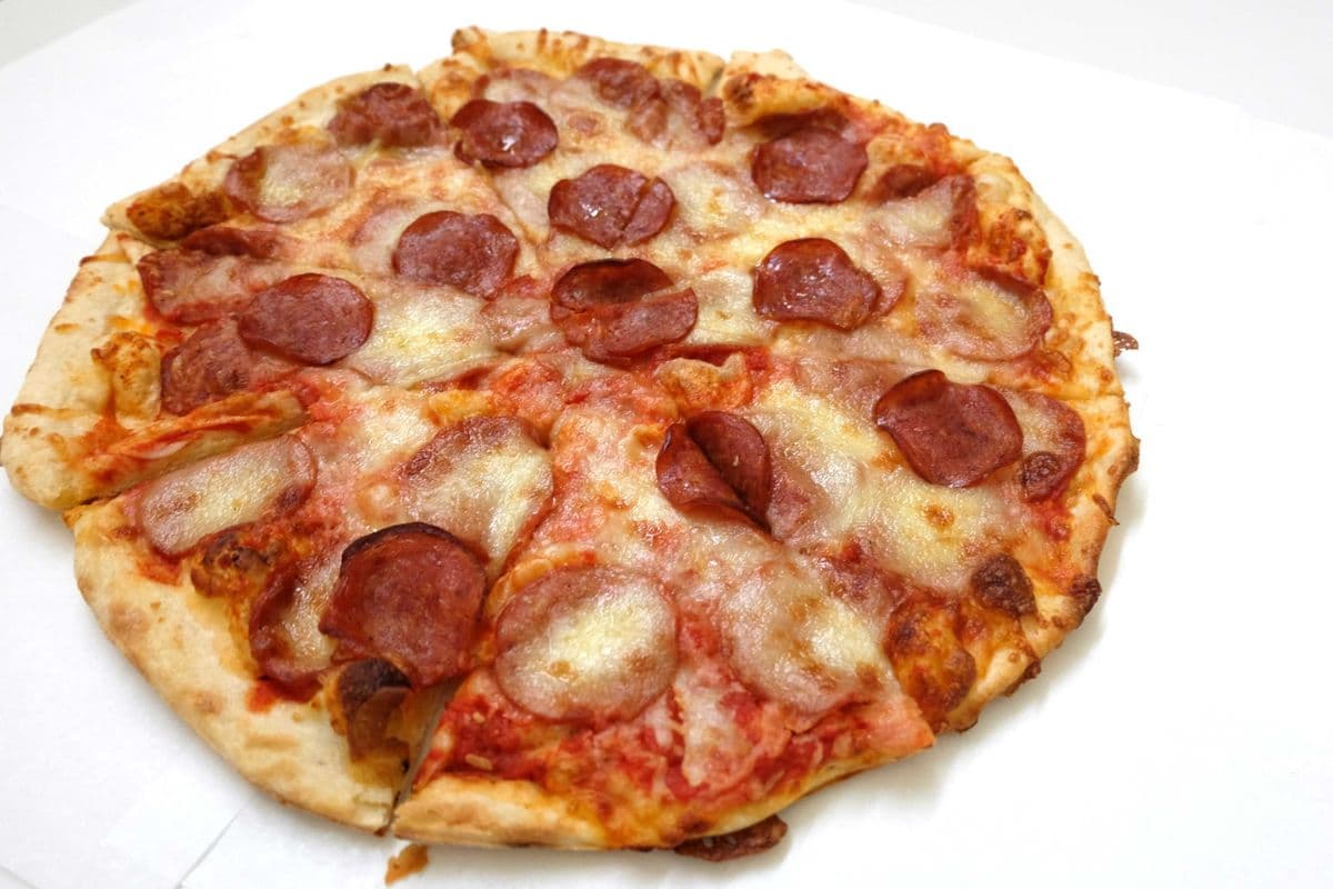 14" Pizza pepperoni / 14" Pepperoni Pizza