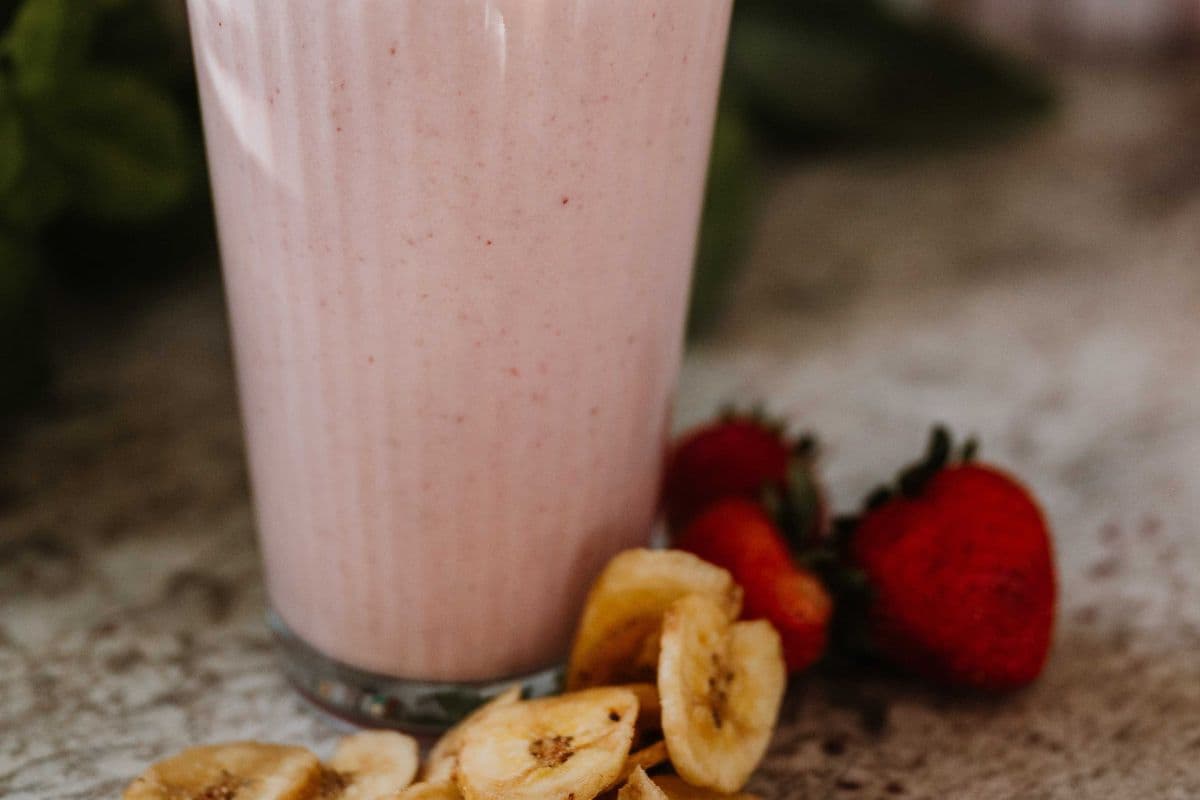 Strawberry Banana (16 oz)