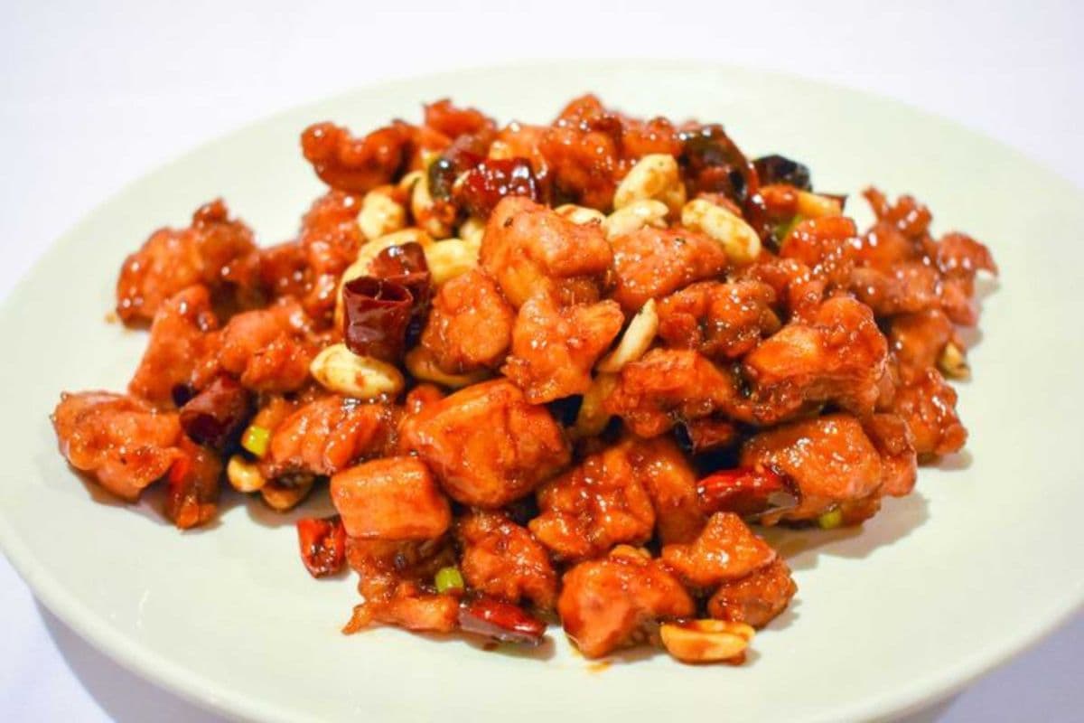 Spicy Diced Chicken with Peanuts 辣子雞