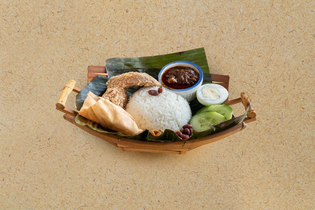 16. Nasi Lemak (Coconut Milk Rice)