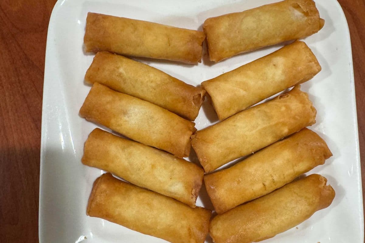 D23. Vegetable Spring Roll (10 pcs) (素春卷)