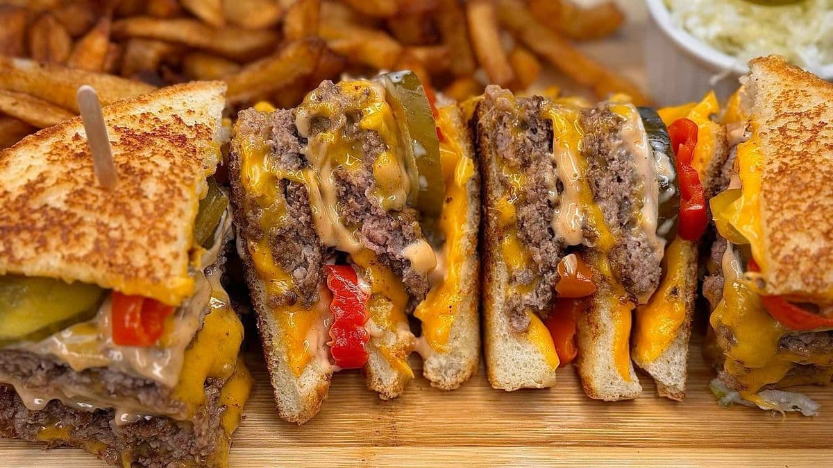 Trio Le Grilled Cheese Burger 3D Épicéee