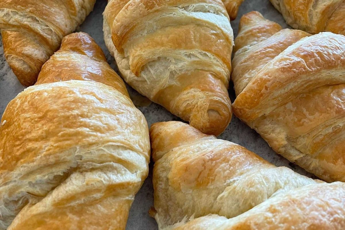 4 croissants plain - frozen