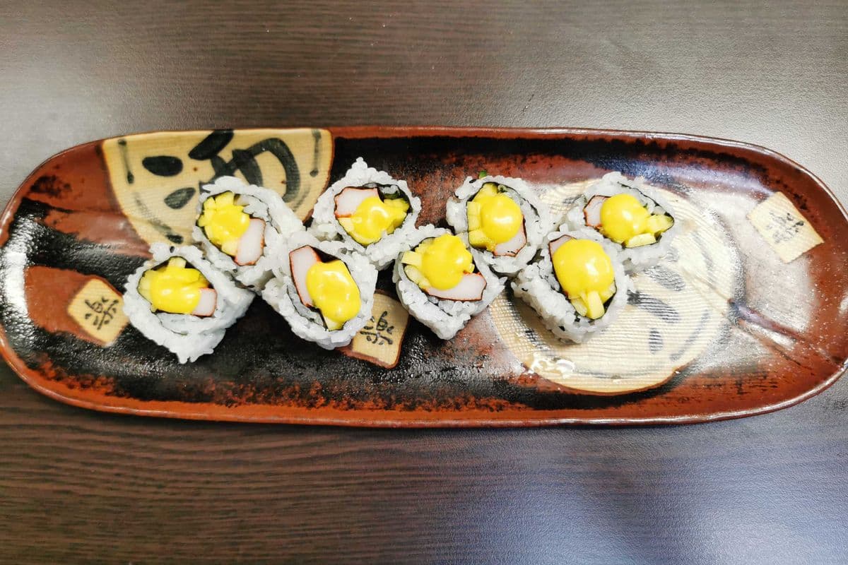 Mango Kani Roll
