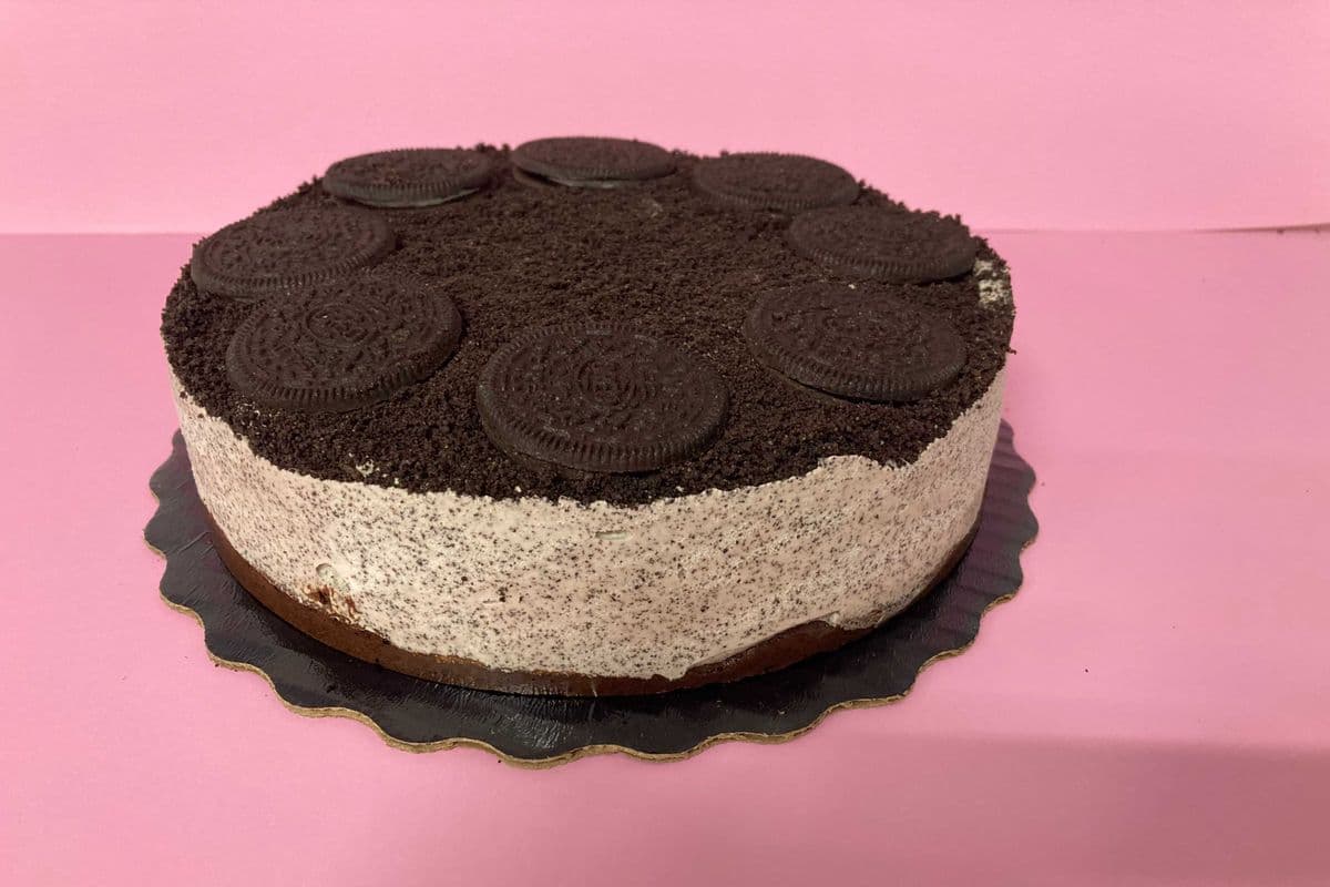 GF Oreo Ice Cream Cake Slice