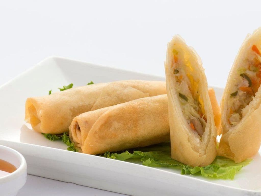 D11. Deep-Fried Vegetable Spring Rolls (4 Pcs)