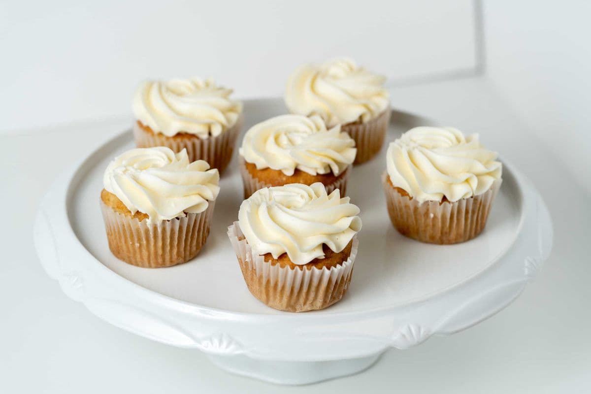 Cupcakes vanille (Paquet of 6) / Vanilla Cupcakes (Pack of 6)