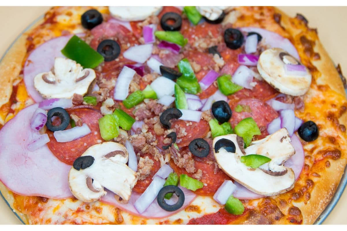 12" Milanos Classic Pizza