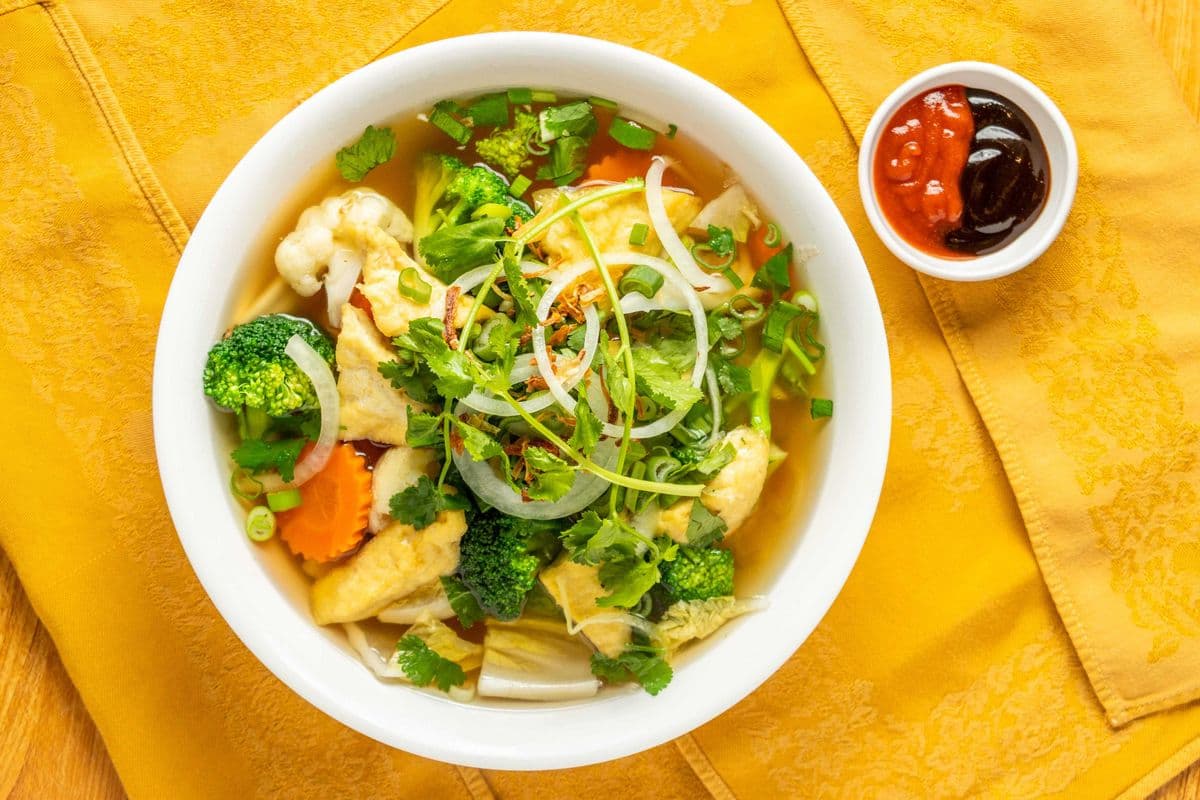 11. Soupe végétarienne au tofu frit légumes / Vegetarian Fried Tofu and Vegetarian Soup