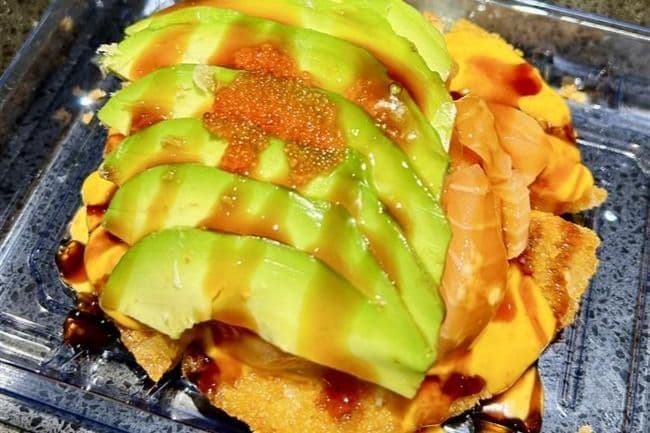 88. Spicy Salmon and Avocado Sushi Pizza