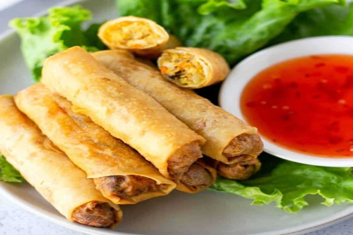 8. Deep Fried Thai Spring Rolls (4 pcs)