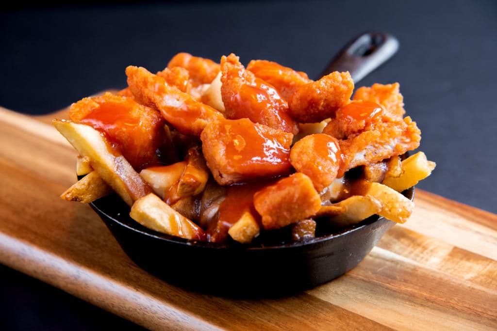 Buffalo Poutine (750 Cals)