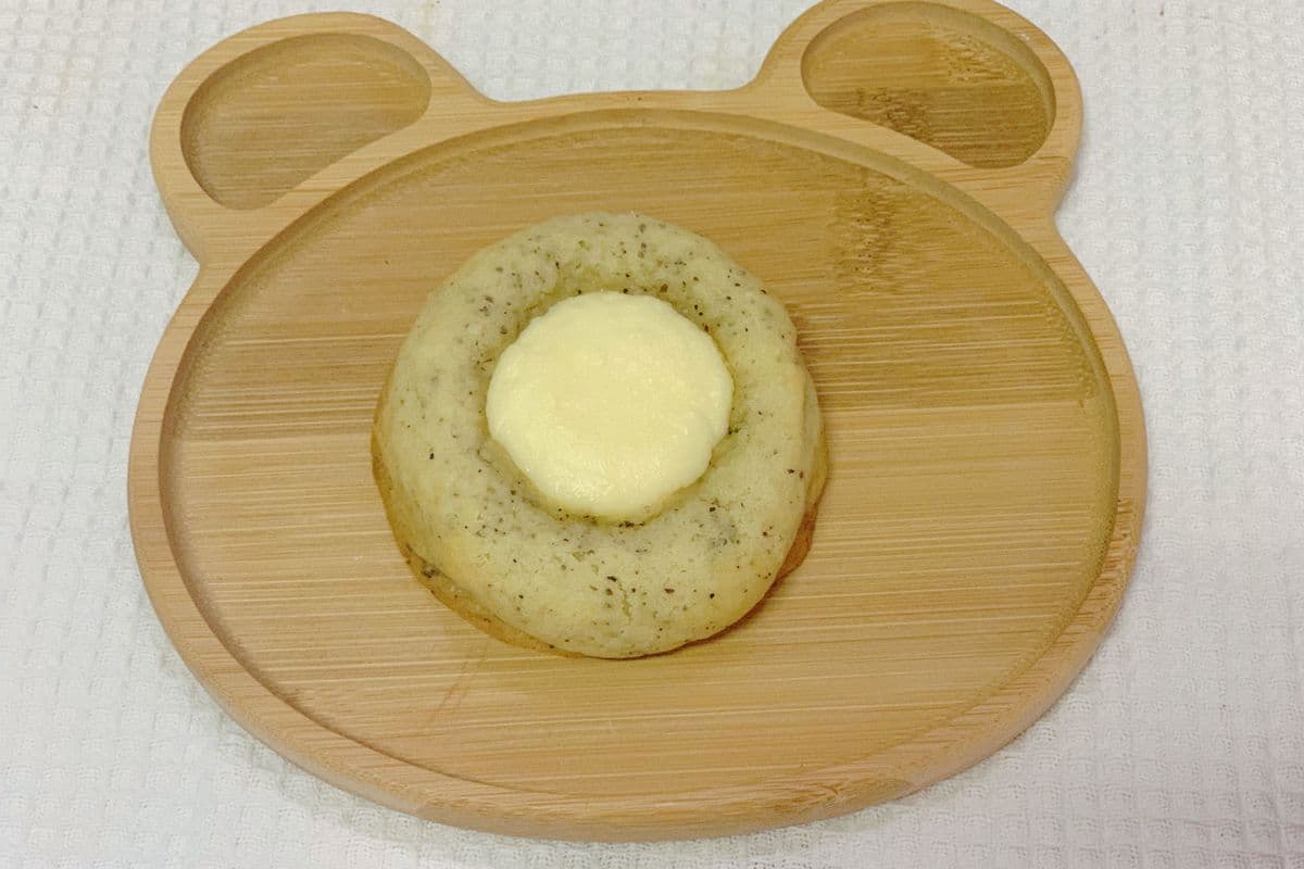 Lemon earl grey cream cheese cookie