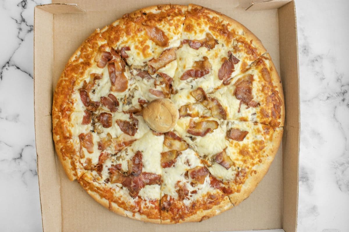 Large Canadian Pizza