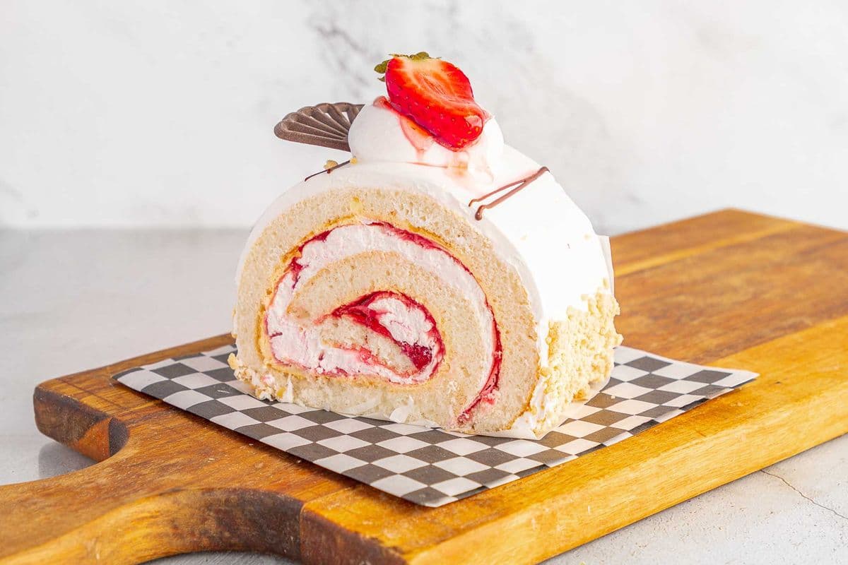 Strawberry Swiss Roll