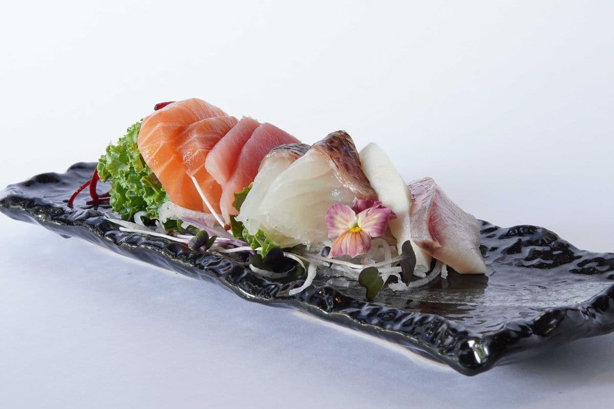 Sashimi Sampler (8pcs)