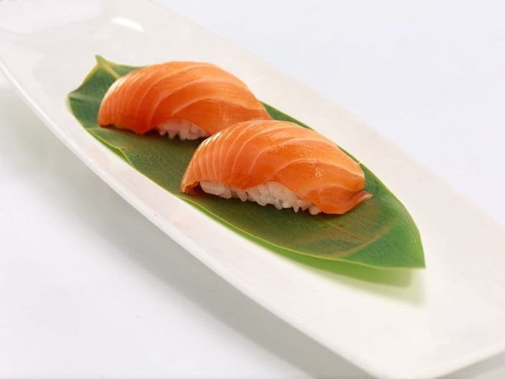 144.Salmon Sushi(2pcs)