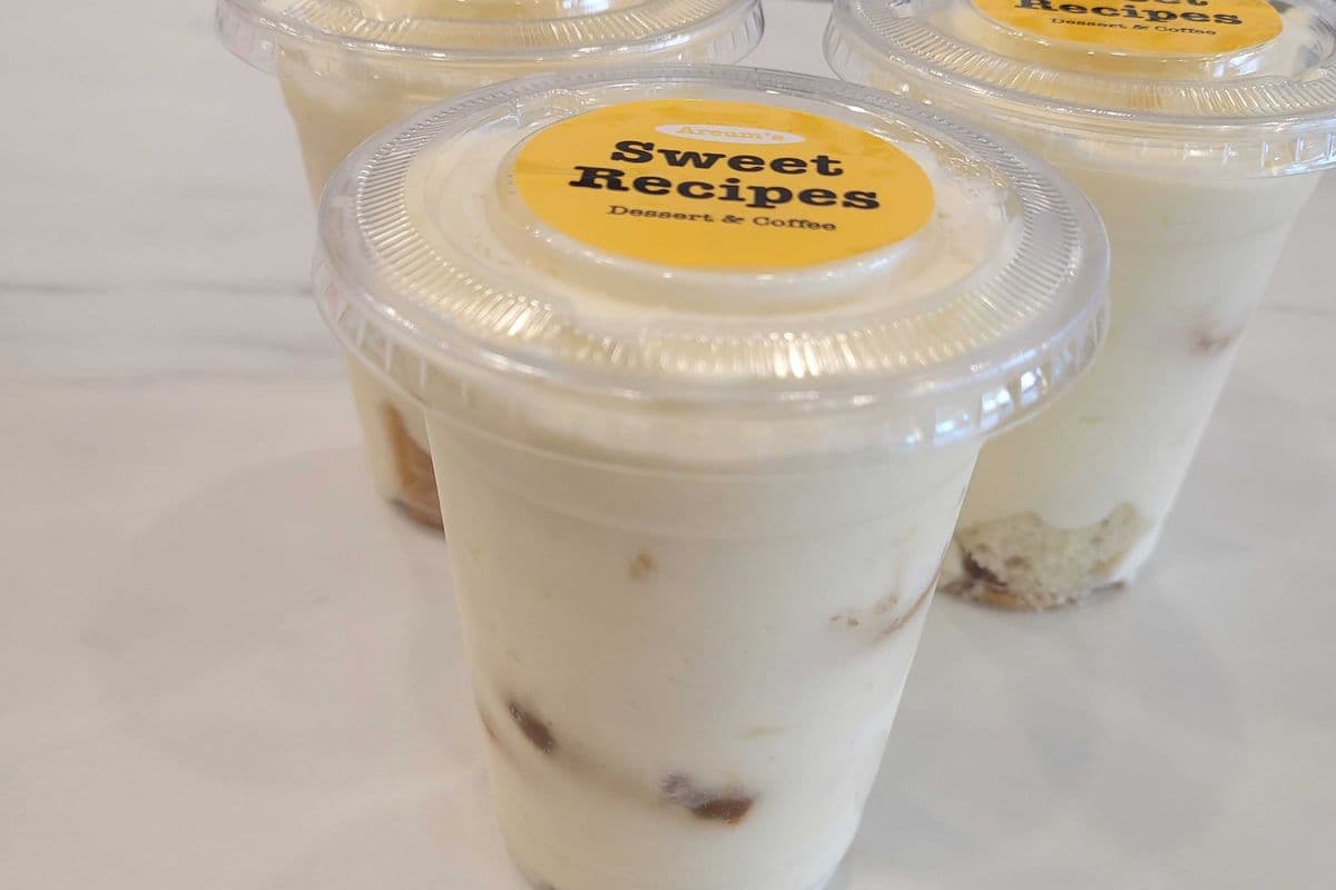 Banana pudding cake cup