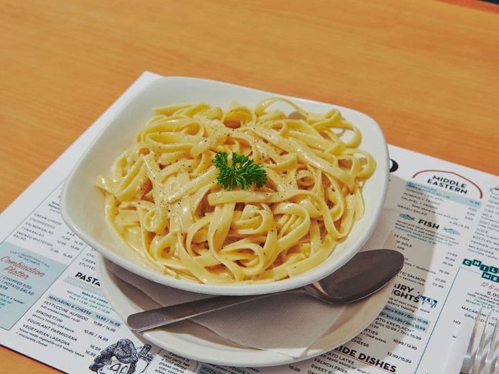 Fettuccine Alfredo Dinner**