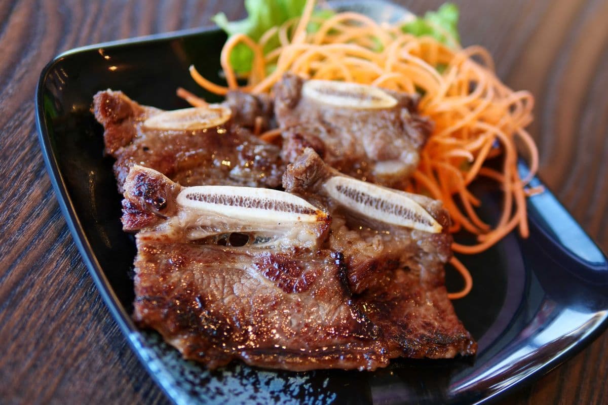 T03. Côte de bœuf / T03. Beef Ribs