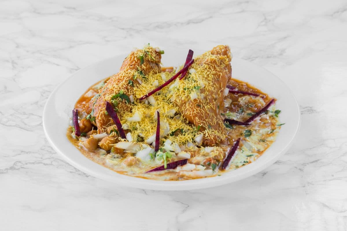 Samosa Plate with Chickpeas