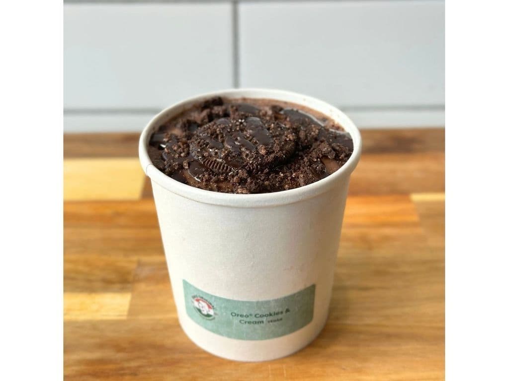 Vegan Oreo Cookies and Cream Ice Cream