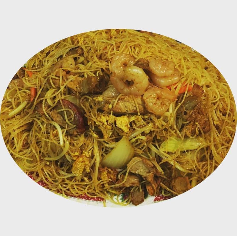 97. Singapore Curry Rice Vermicelli Noodles with Shrimp and BBQ Pork