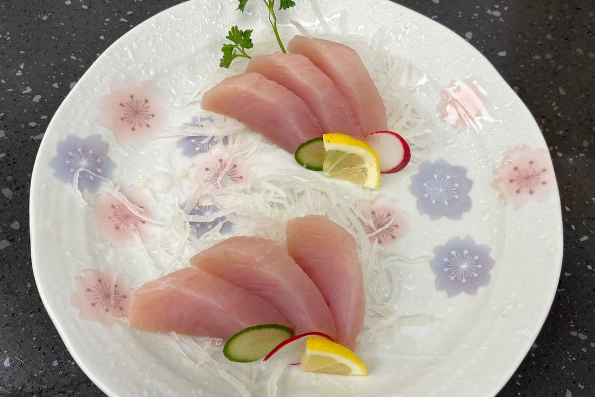 Tuna Sashimi (6 pcs)