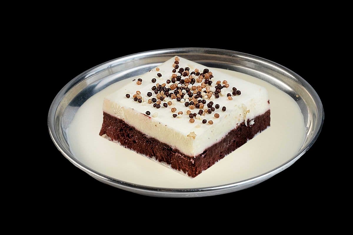Red Velvet Milk Cake (300 Cal)