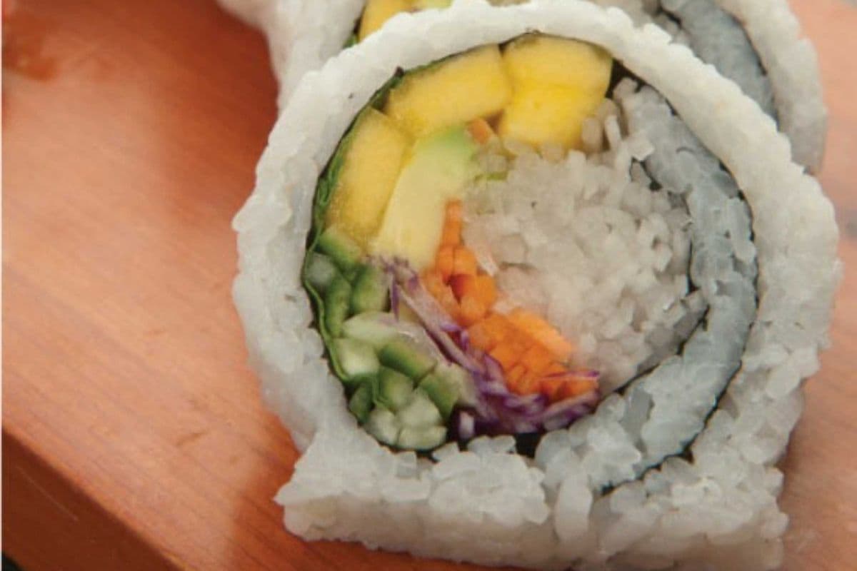 11. Veggie Mango Roll (6 pcs)
