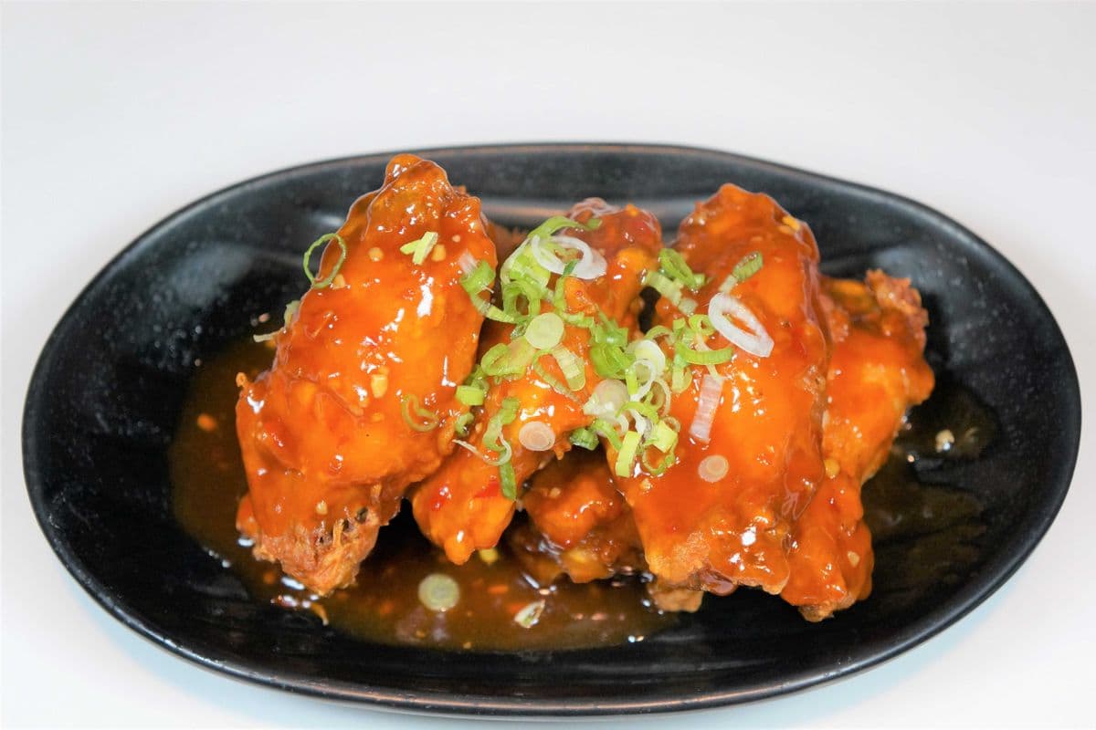 22. Spicy Garlic Chicken Wings (6 pcs)