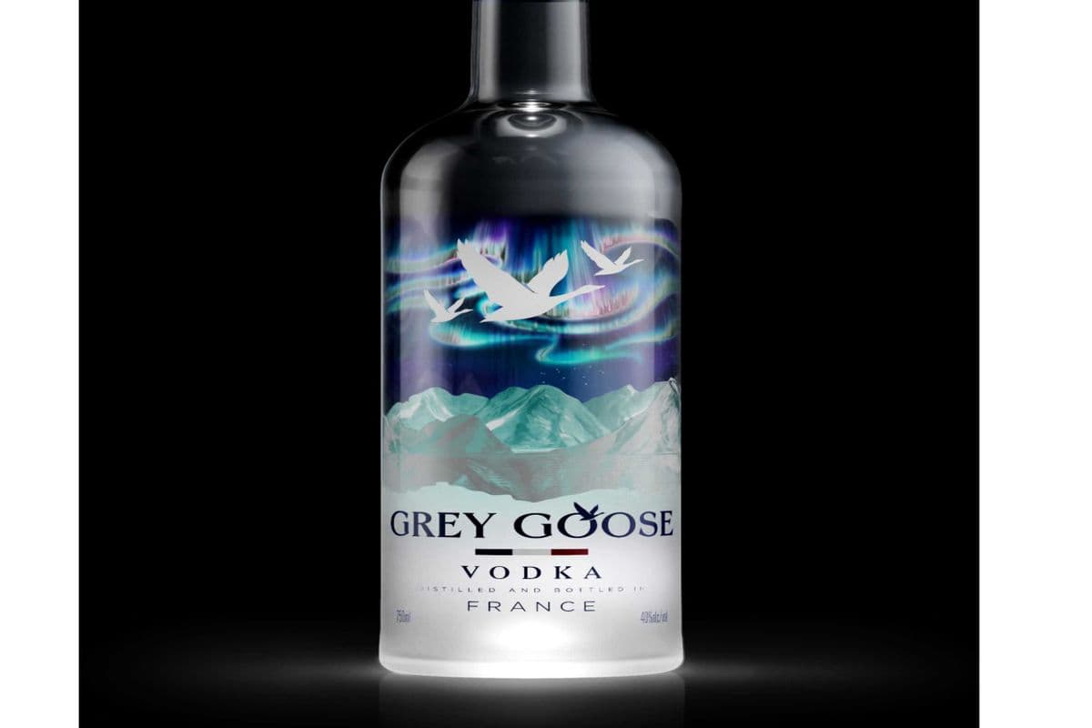 GREY GOOSE CLEAR GHOST EDITION LUMIRES DU NORD (1 x 1.75 LITRE )