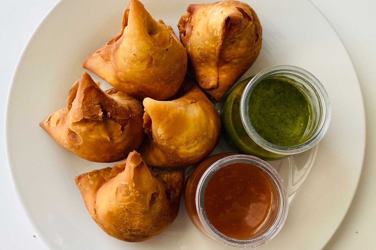 Veg Samosa (2)