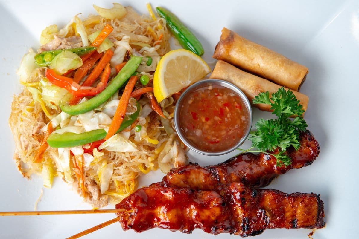 BBQ Meal - Pancit Mixed / Pork