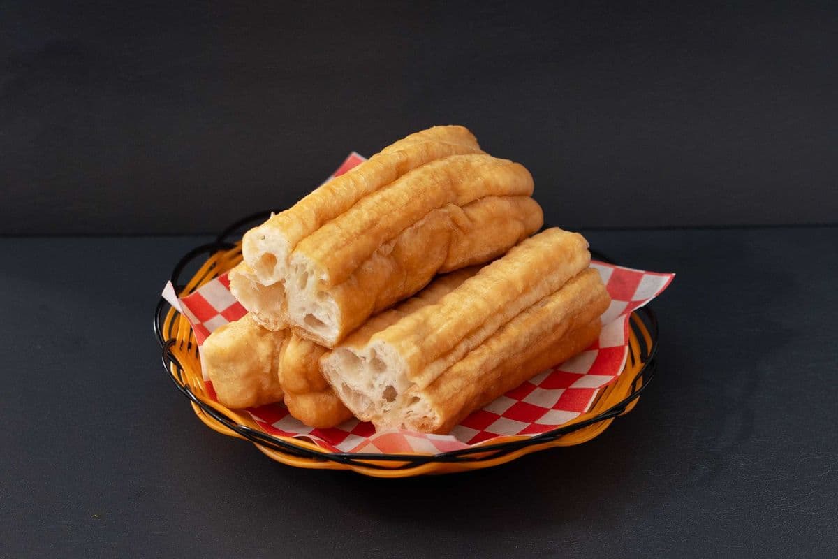 Deep Fried Dough Sticks (6pcs) 家鄉酥香炸油條
