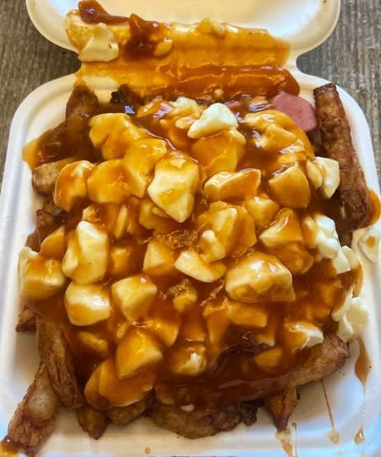 Petite Poutine Hot Dog / Small Hot Dog Poutine