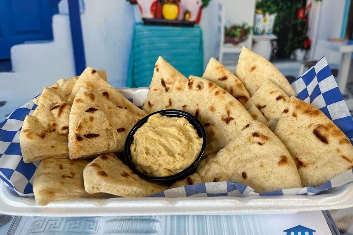 Pita Wedges & Hummus