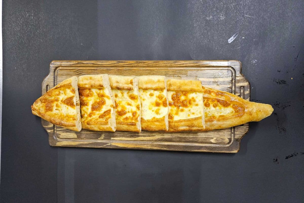 Cheese Pide