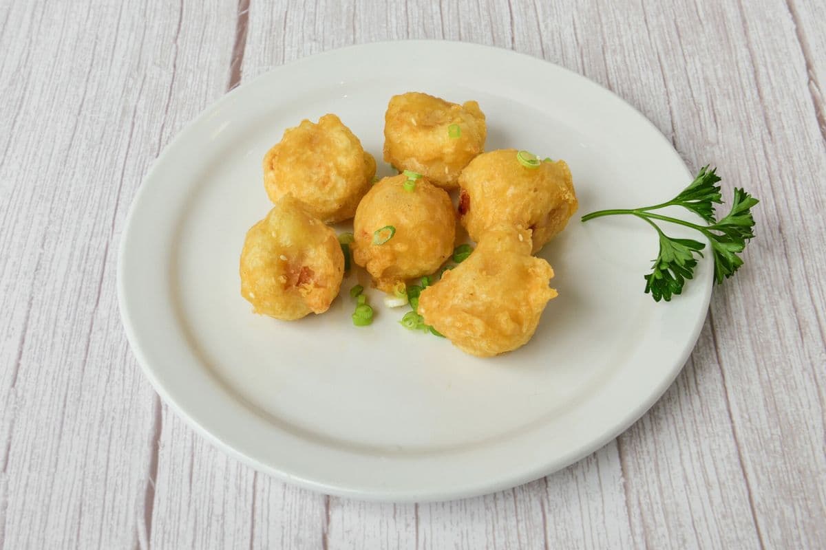 C10. Deep-Fried Shrimp Dumplings (6 pcs)