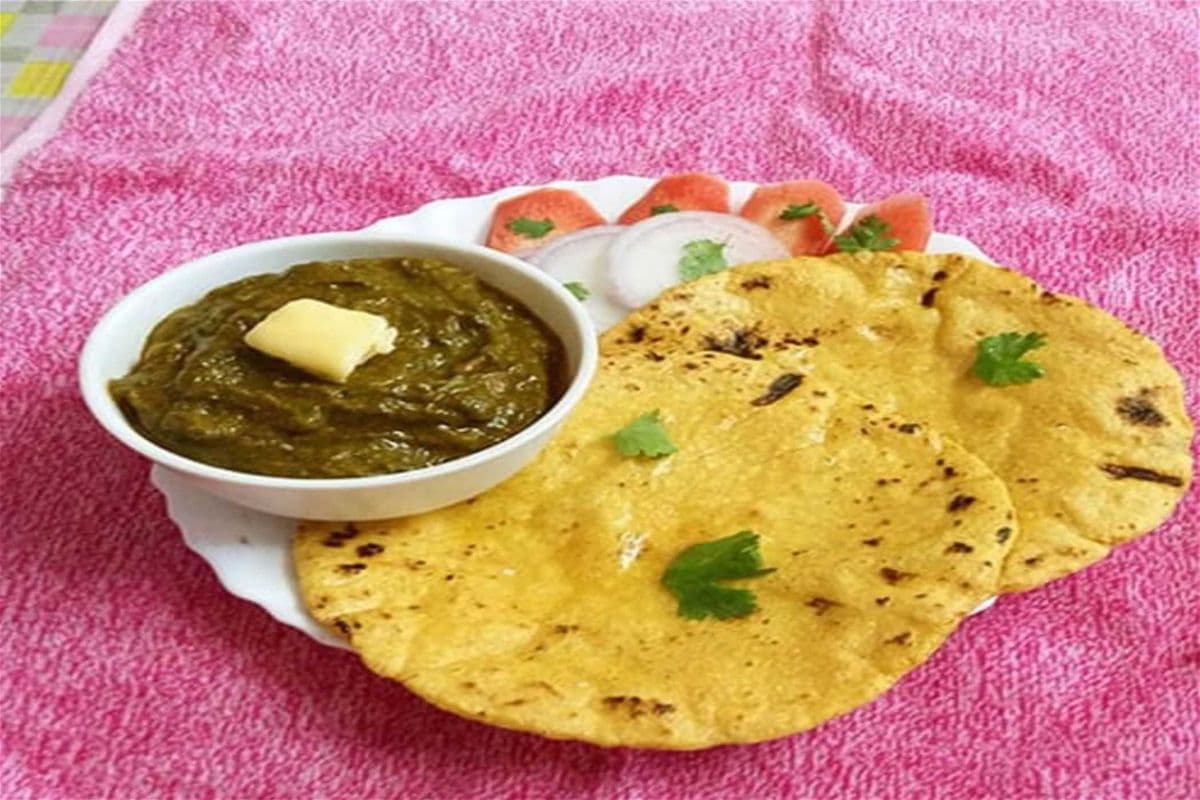 Saag and Makki Roti Platter